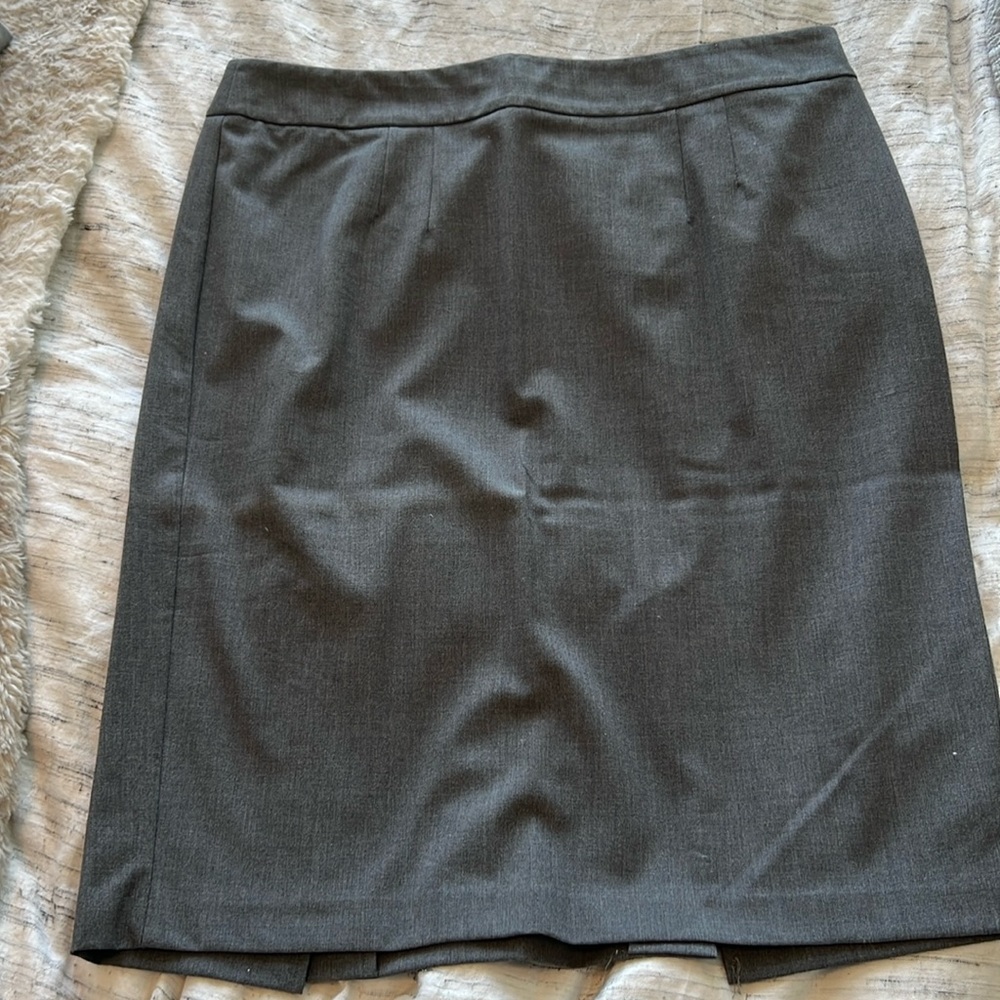 New York and Company Women’s Charcoal Gray Pencil Skirt Size 14